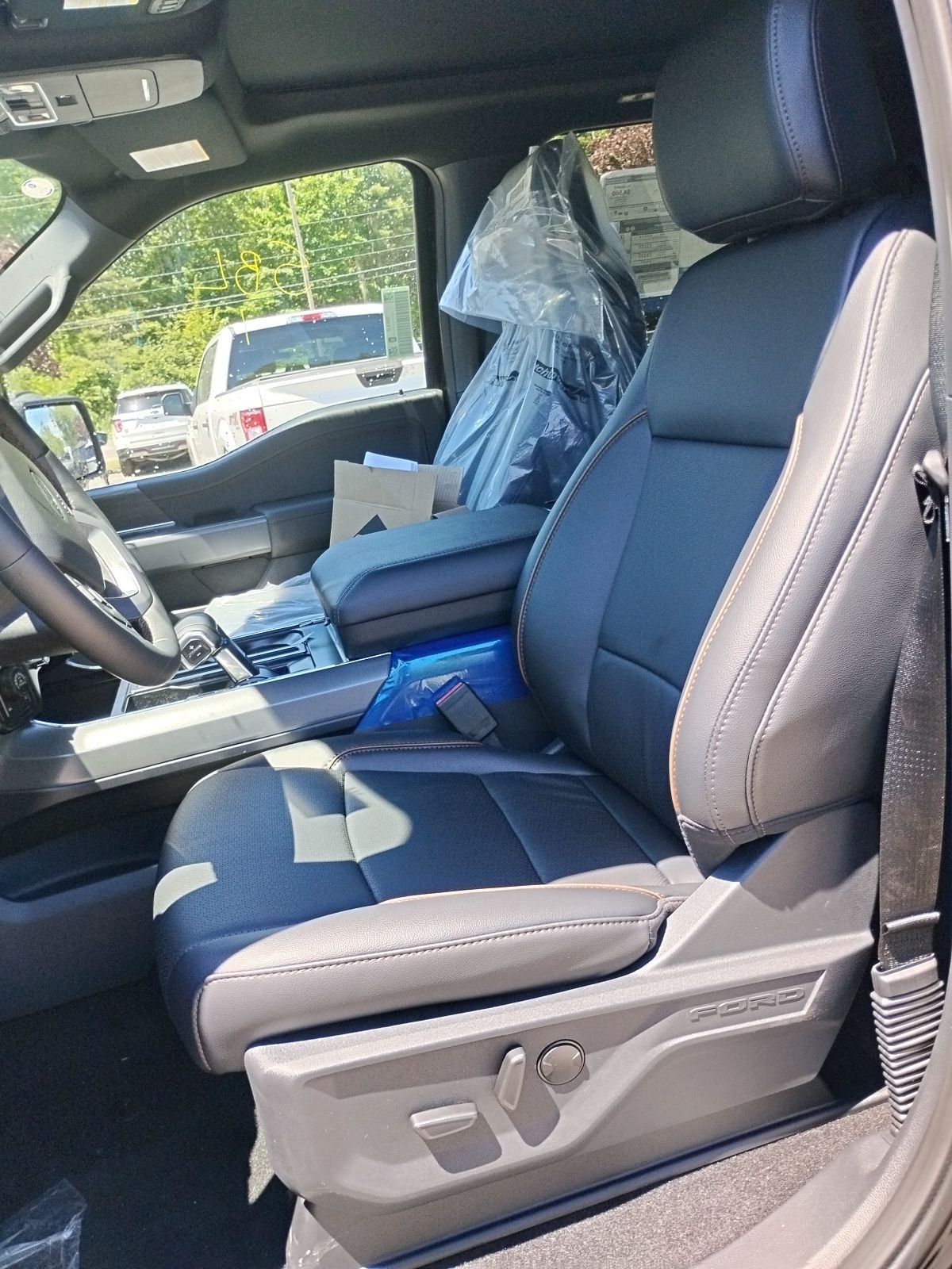 New 2026 Agate Black Metallic Ford Lariat® image 18