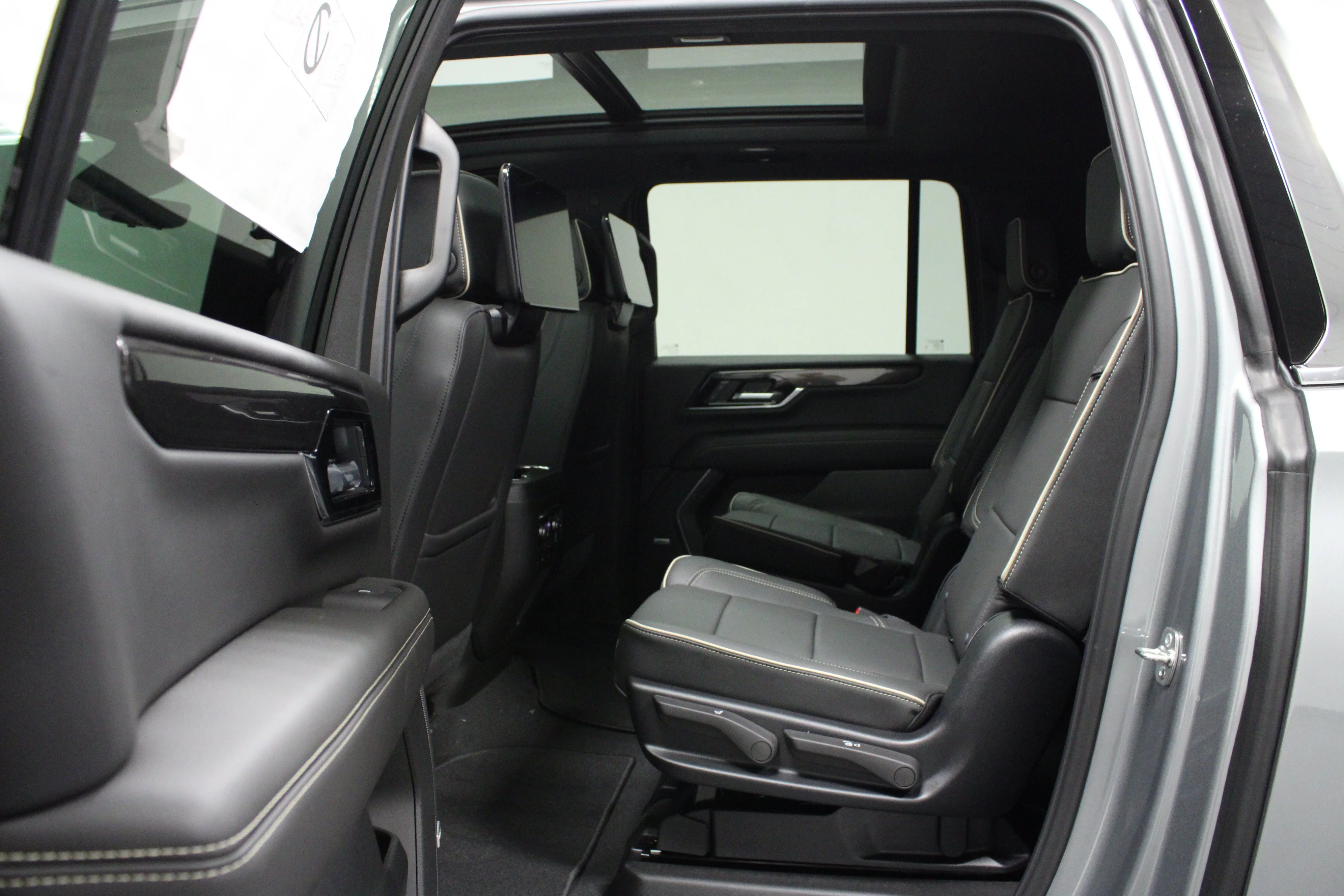 2026 GMC Yukon XL Elevation - Photo 14
