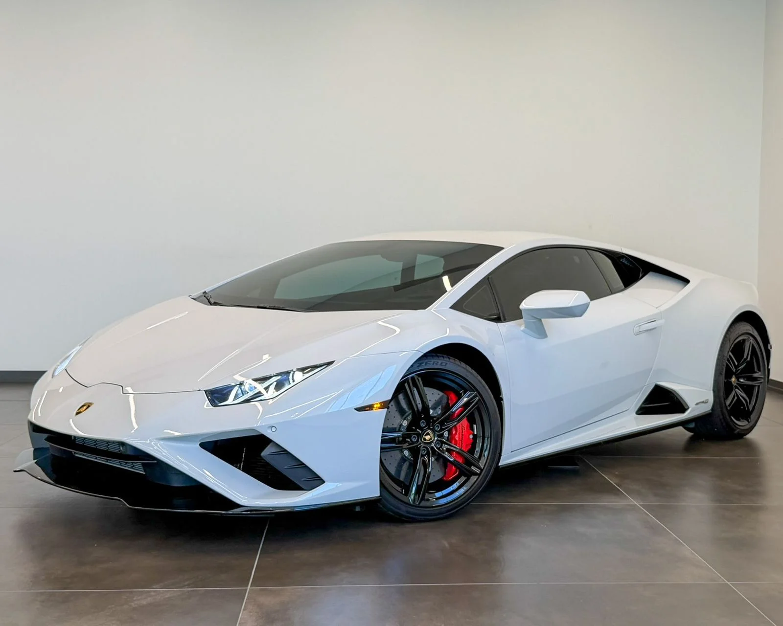 Used 2022  Lamborghini Base image 56