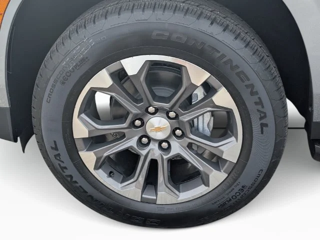 New 2027 Sterling Gray Metallic Chevrolet LT image 9