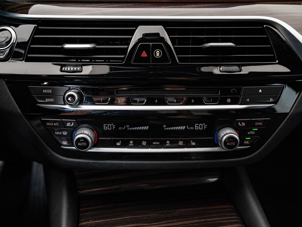 Used 2019 Bluestone Metallic BMW 540i xDrive image 35