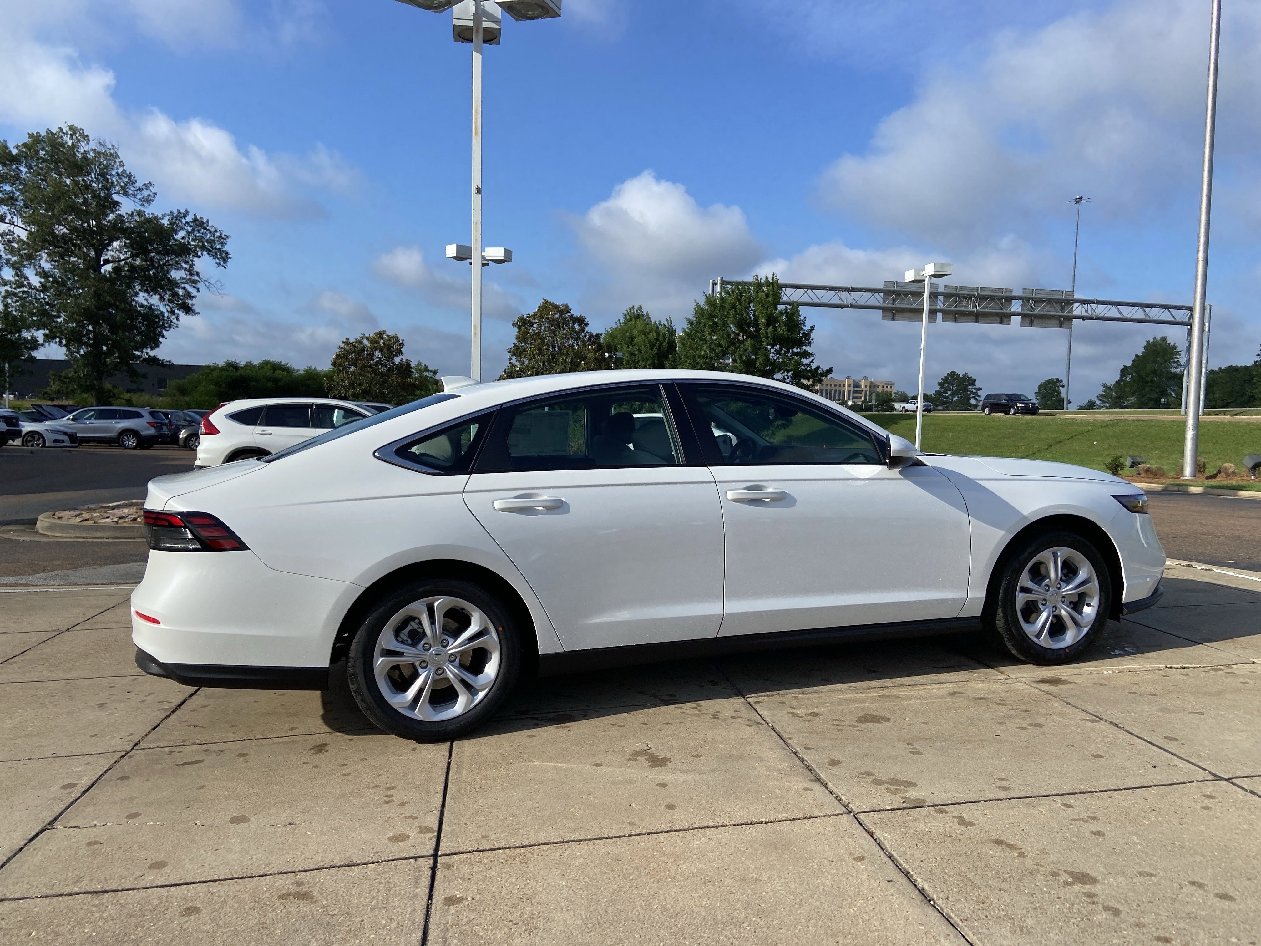 New 2026 Platinum White Pearl Honda LX image 11