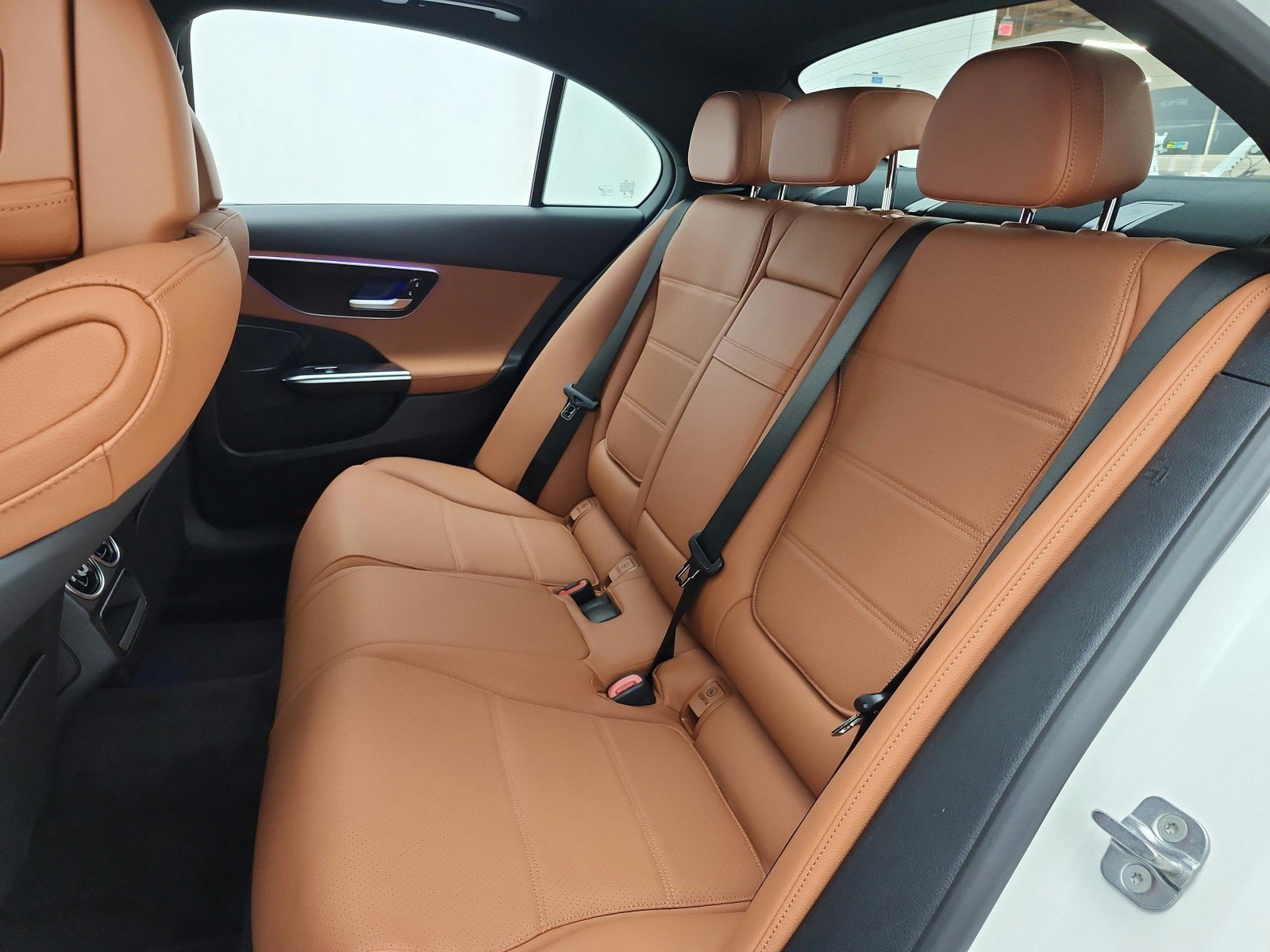 New 2026 Polar White Mercedes-Benz C 300 Sedan image 32