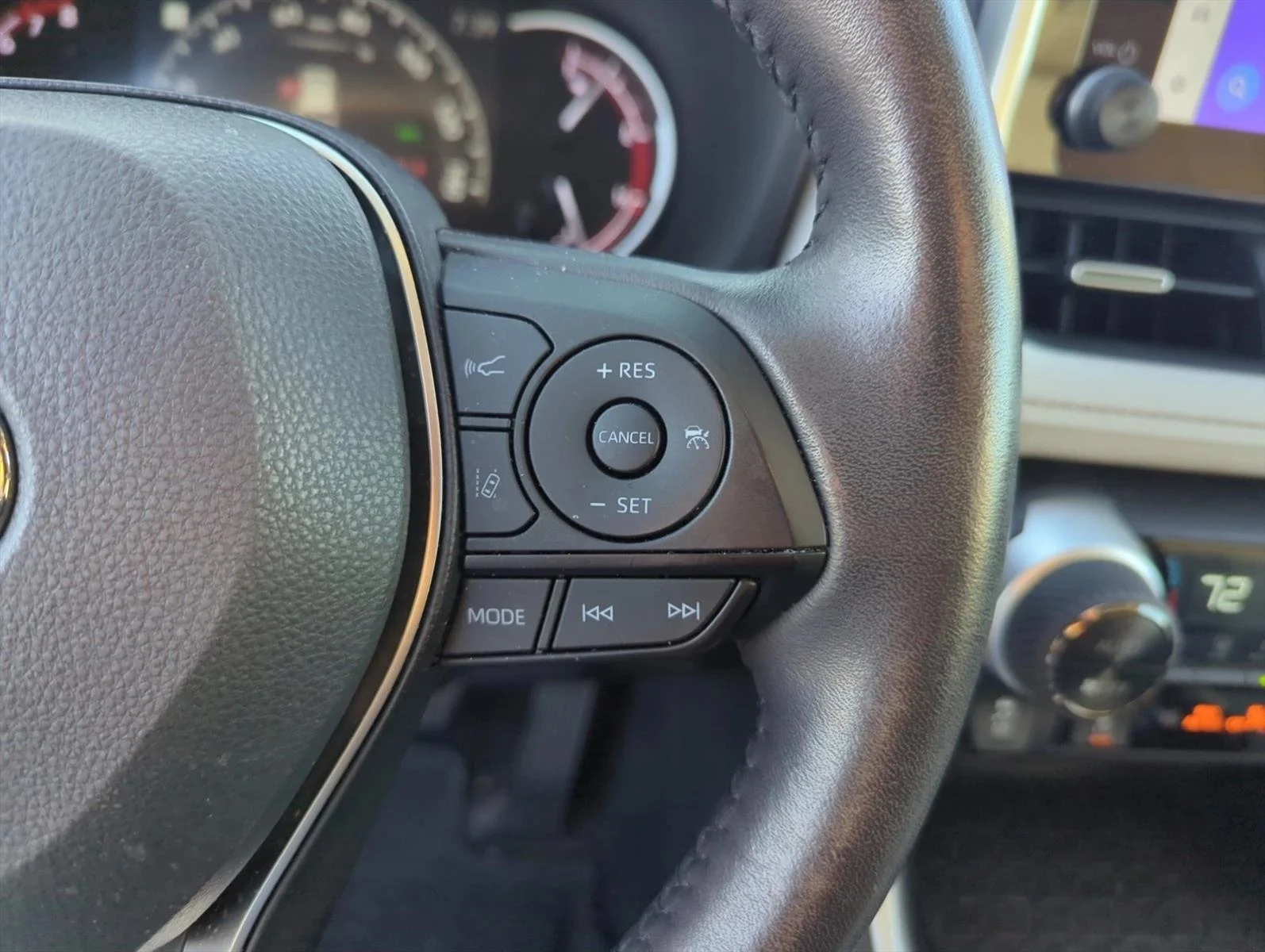 Used 2024 Wind Chill Pearl Toyota XLE Premium image 16