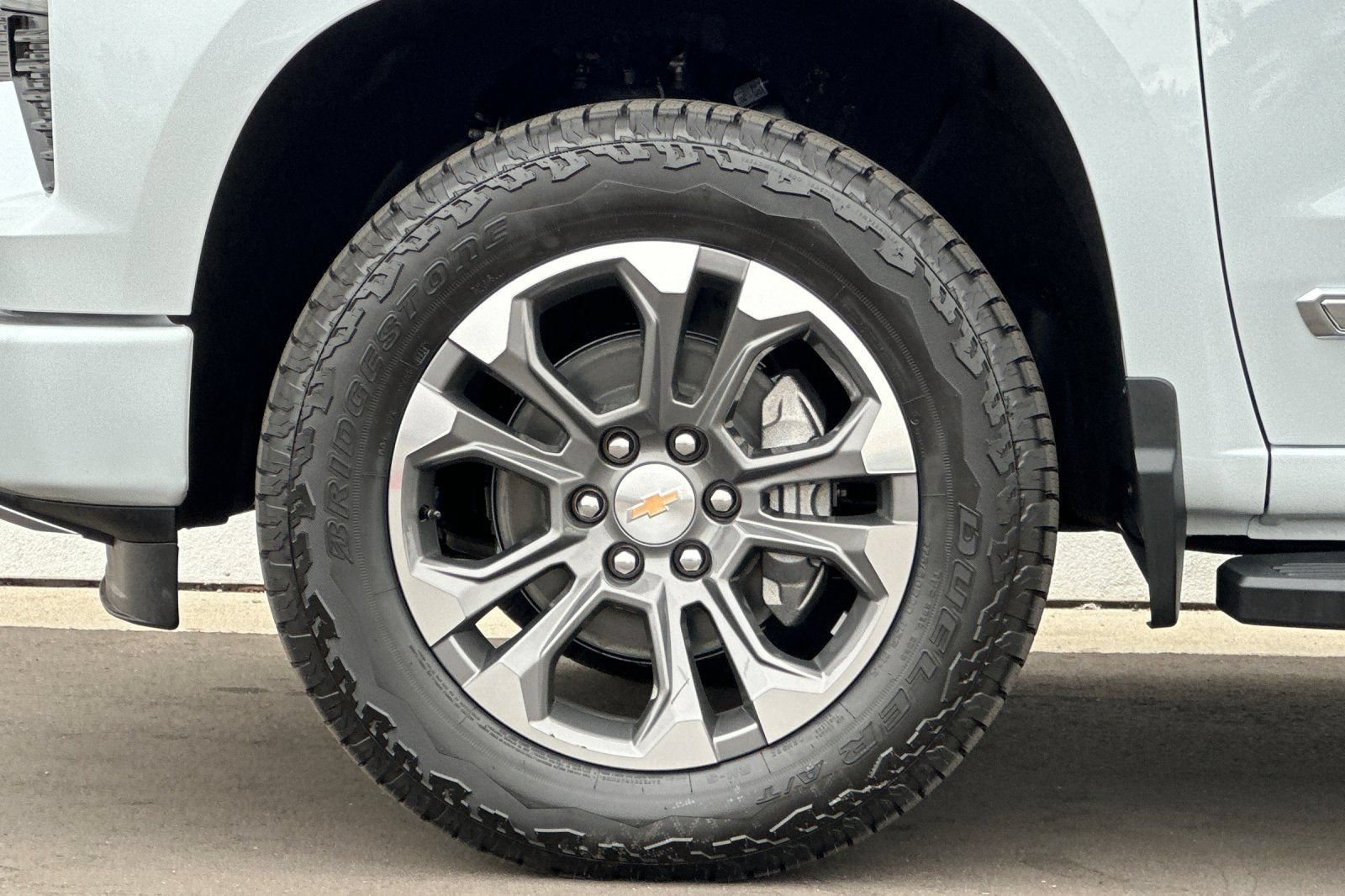 New 2026 Polar White Tricoat Chevrolet High Country image 25