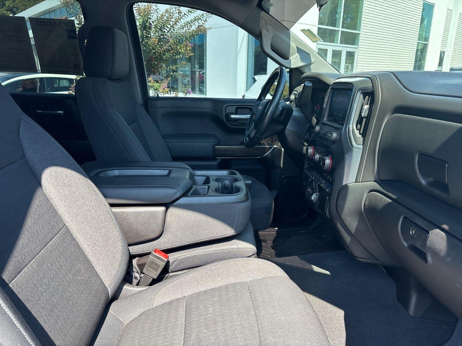 Used 2019 Silver Ice Metallic Chevrolet LT image 37