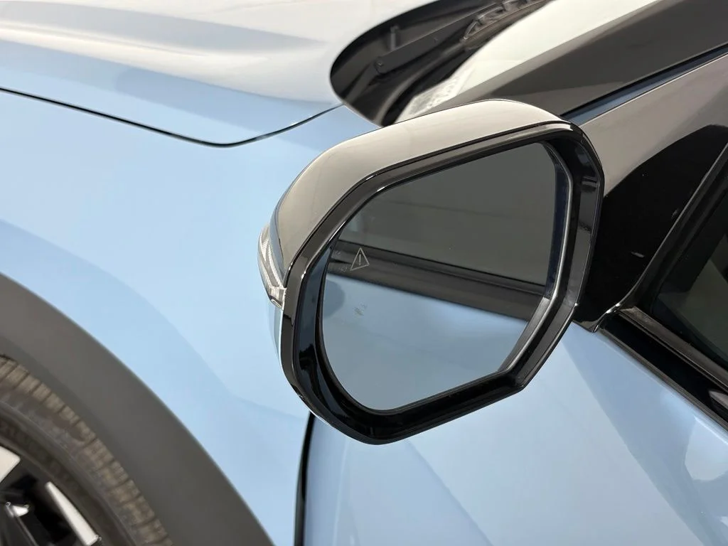 New 2027 Frost Blue / Black Roof Kia S image 13