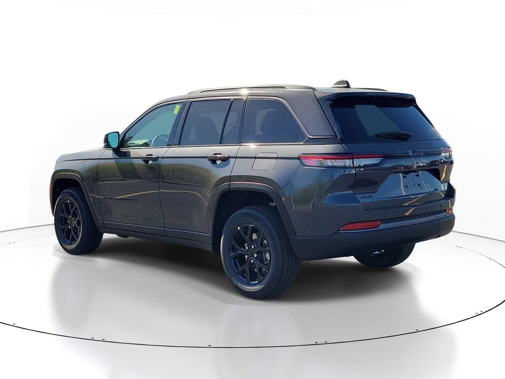 New 2026 Baltic Gray Metallic Clear-Coat Exterior Paint Jeep Altitude image 3
