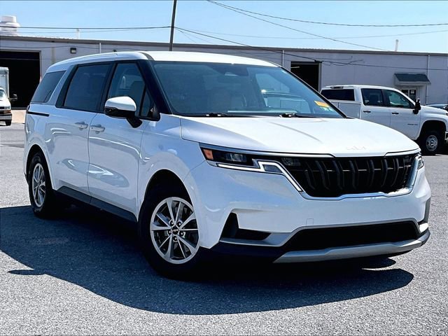 2022 Kia Sedona LX Seat Pkg's photo
