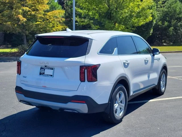 New 2026 Glacial White Pearl Kia LX image 4