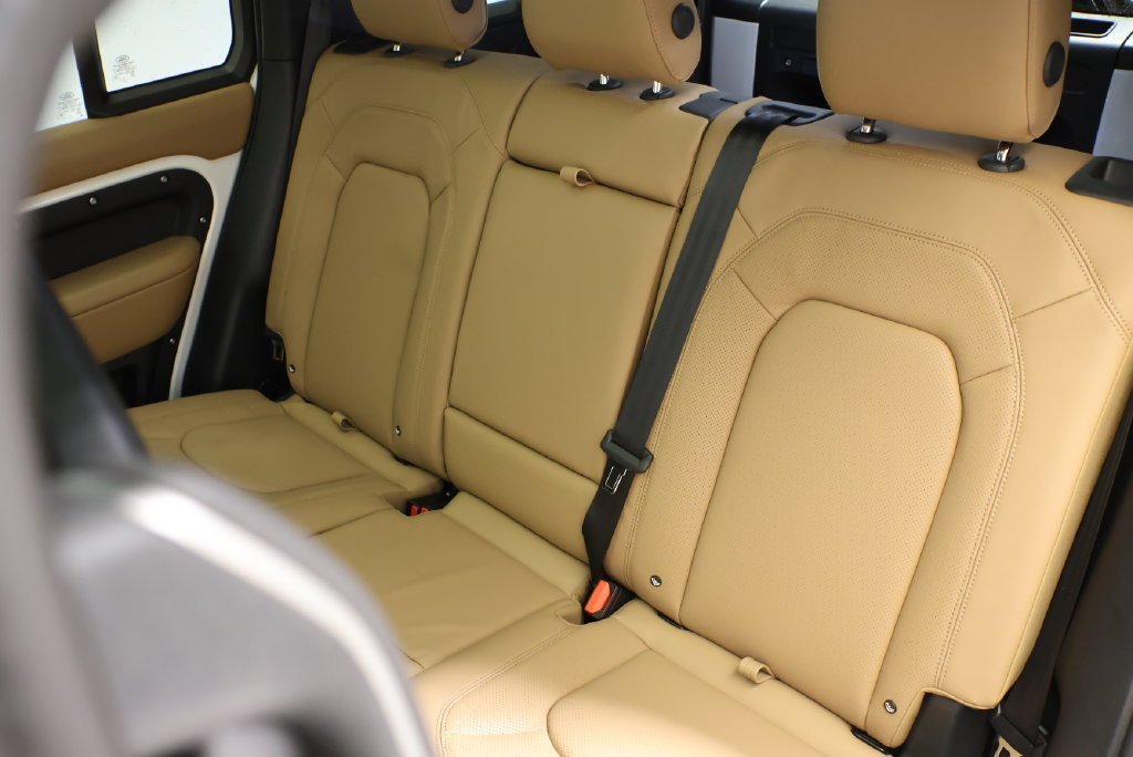 New 2026 Fuji White LAND ROVER S image 36