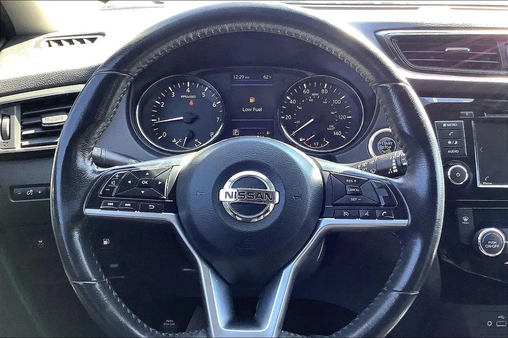 Used 2020 Gray Nissan SV image 4