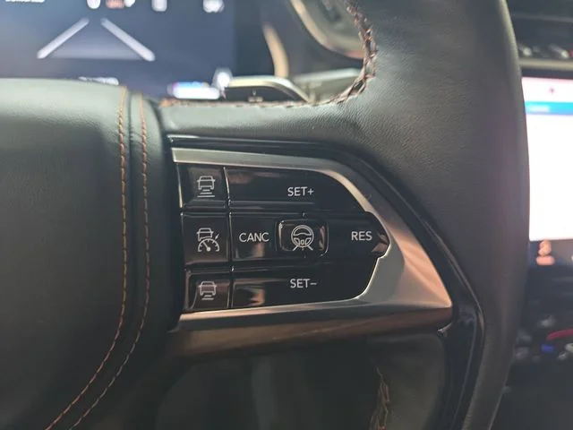 Used 2025 Gray Jeep Summit image 19