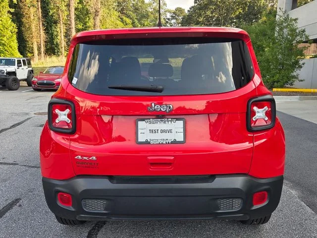 Used 2023 Red Jeep Latitude image 7