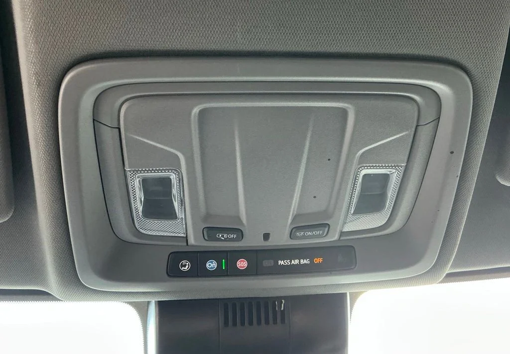 Used 2025 White Chevrolet Custom image 42