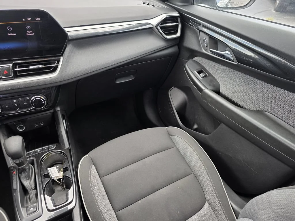 Used 2024 Sterling Gray Metallic Chevrolet LT image 18