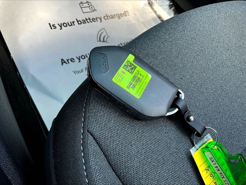 Used 2025 Blue Kia LXS image 31