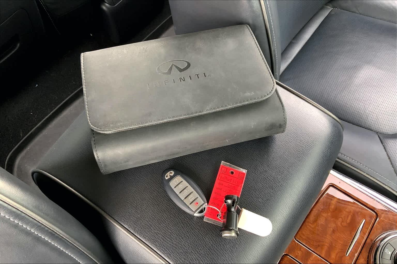 Used 2019 Liquid Platinum INFINITI LUXE image 15