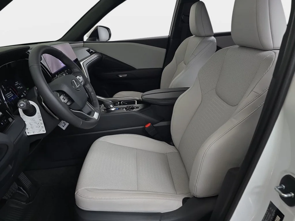 New 2026 Wind Chill Pearl Lexus AWD image 15