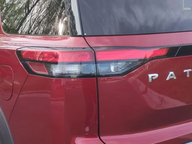 Used 2023 Red Nissan Platinum image 21