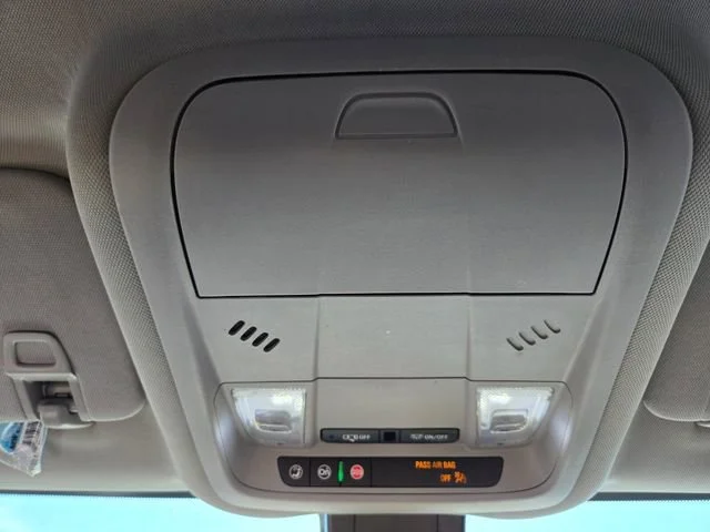 Used 2022 Silver Ice Metallic Chevrolet LT image 26