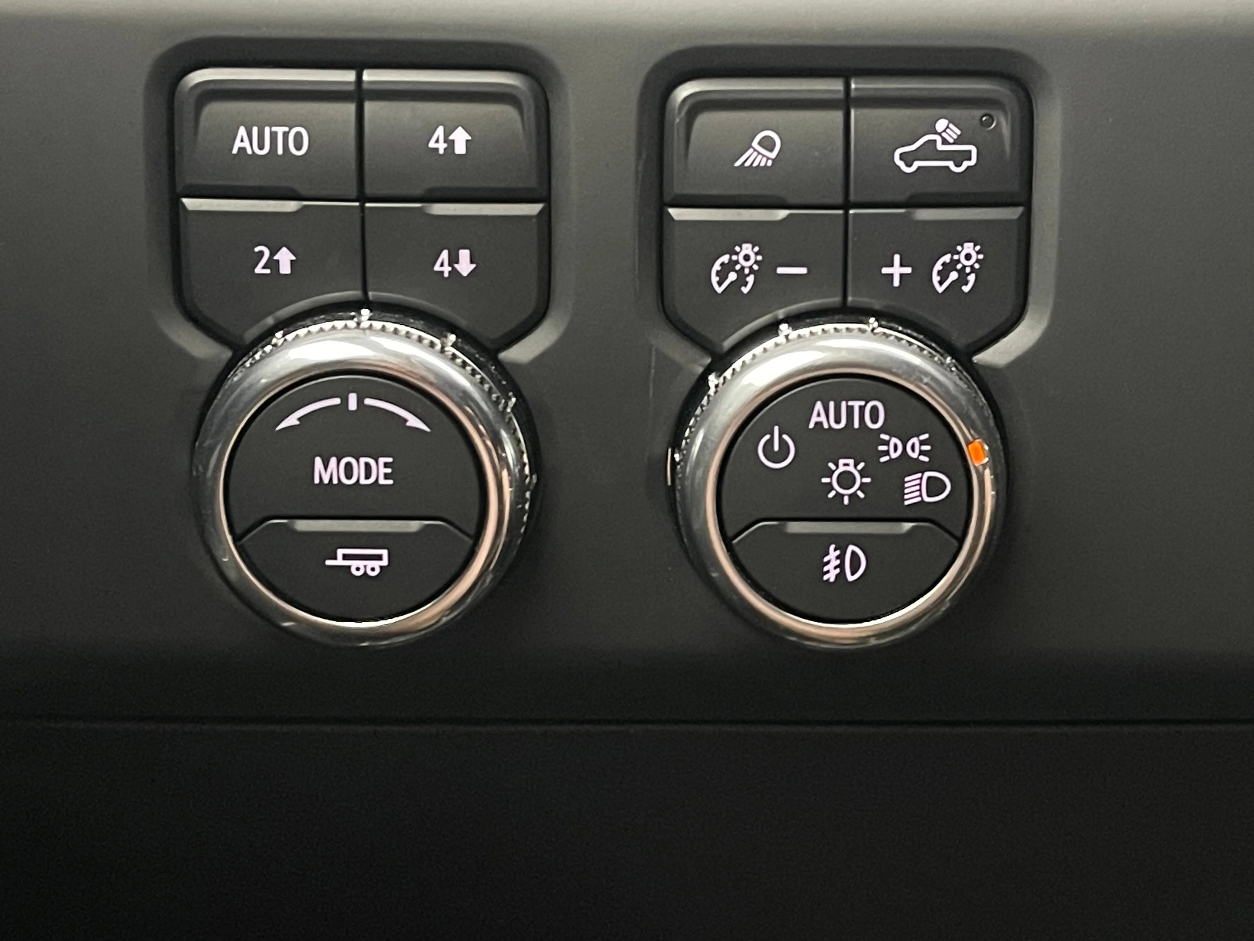 Used 2024 Onyx Black GMC Denali image 25