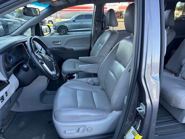 Used 2015 Gray Toyota XLE image 11
