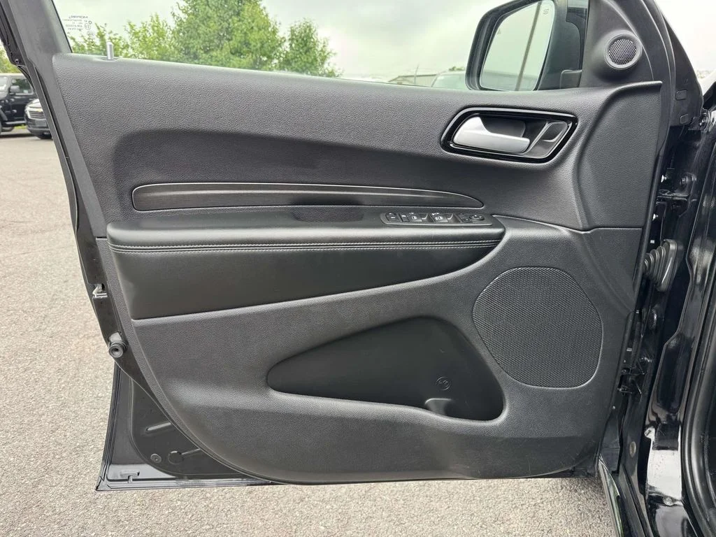 Used 2022 Black Dodge SXT image 26