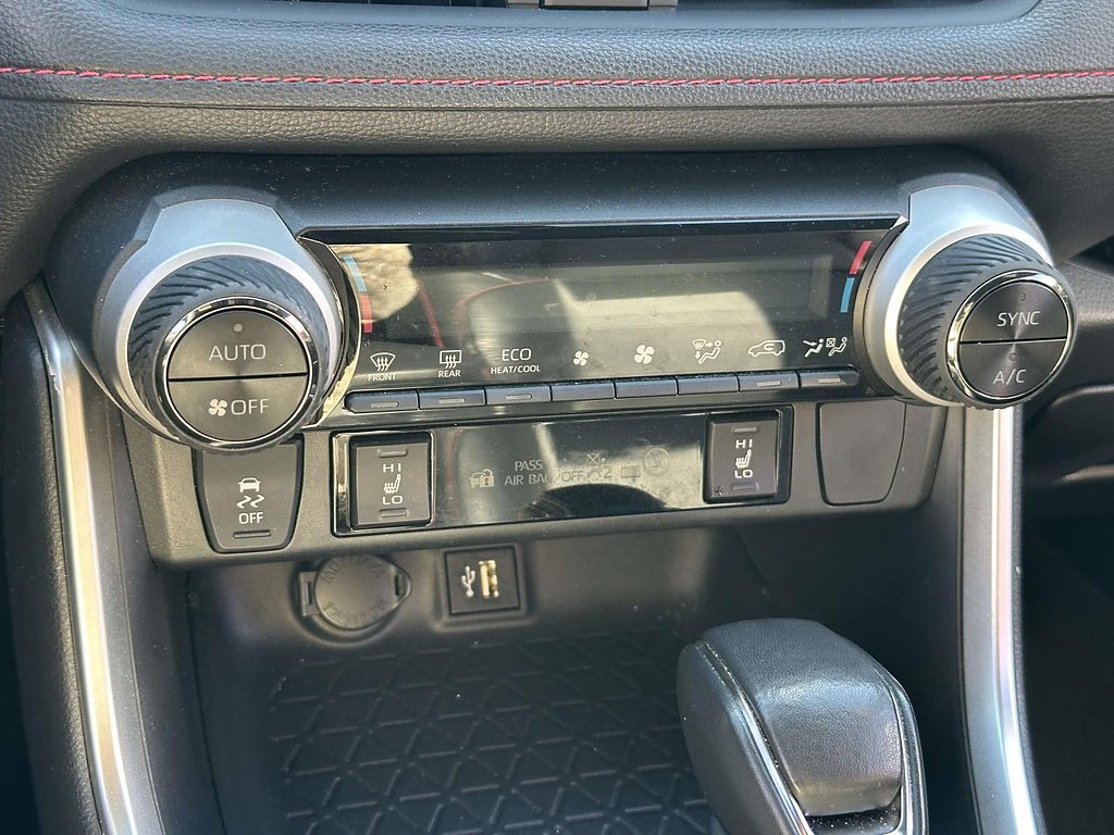 2023 Toyota RAV4 SE - Photo 23