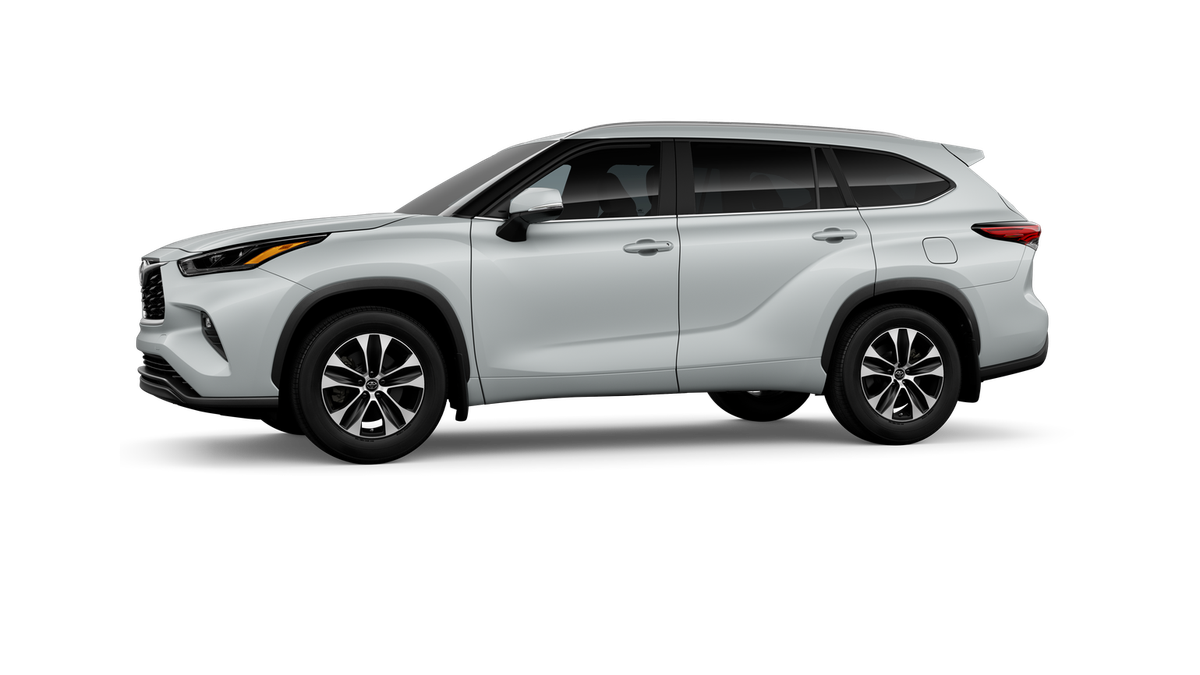 New 2026 Wind Chill Pearl Toyota XLE image 3