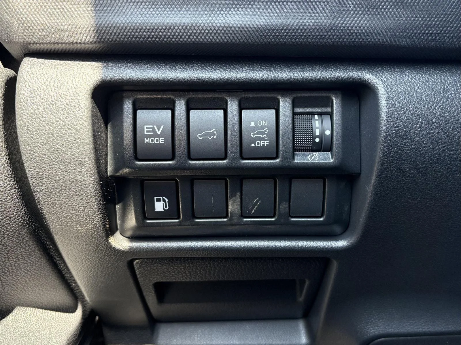 Used 2025 Ice Silver Metallic Subaru Touring Hybrid image 9