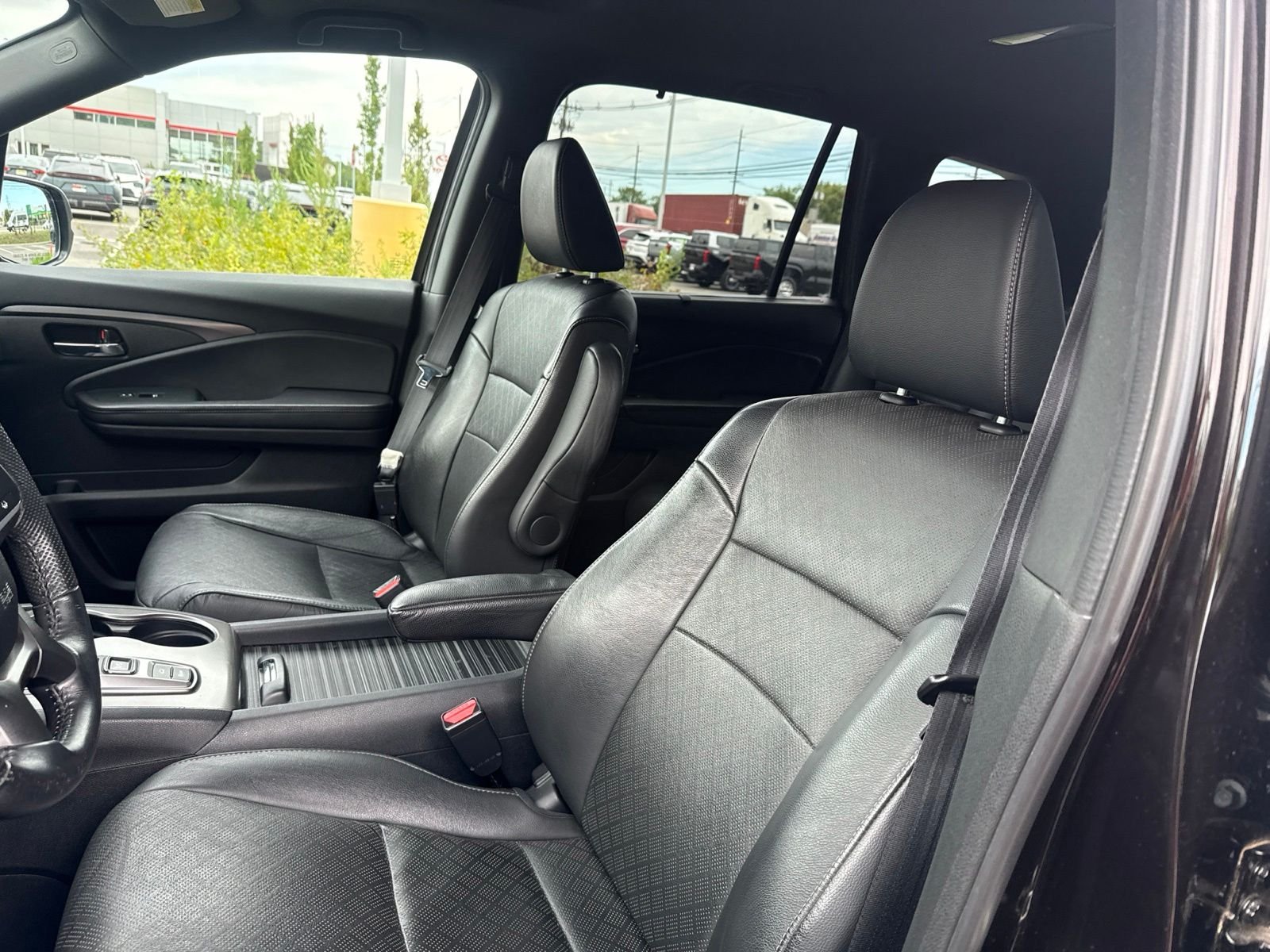 Used 2020 Black Honda EX-L image 12