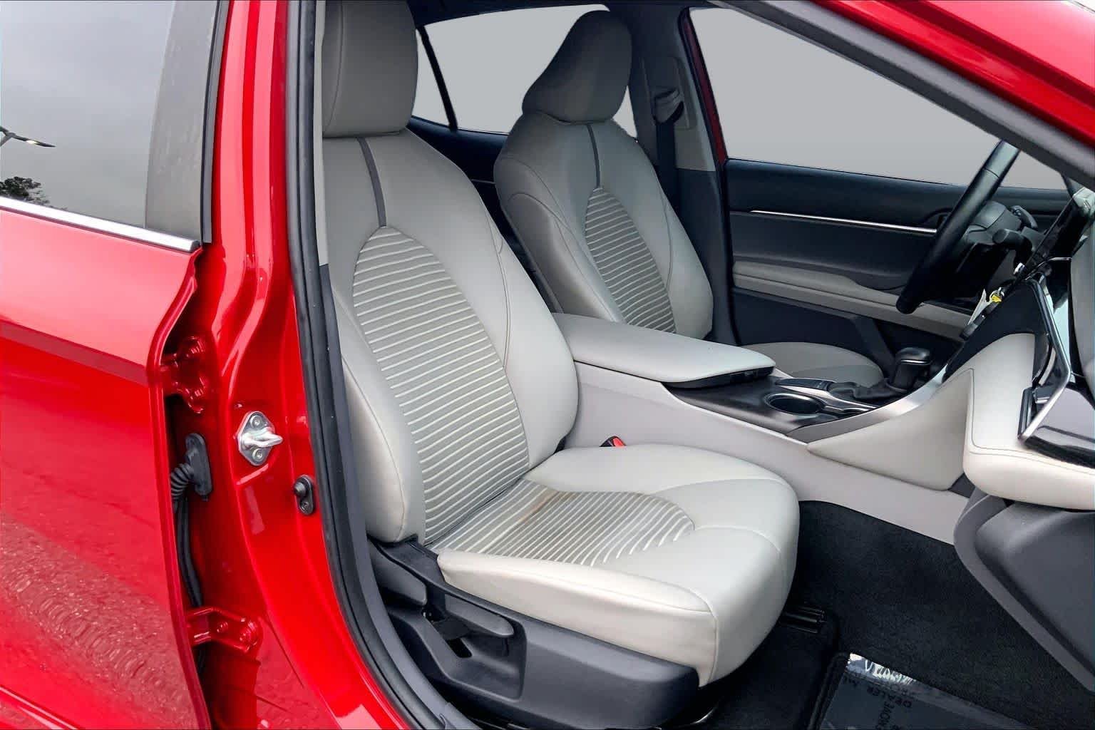 Used 2022 Supersonic Red Toyota SE image 8