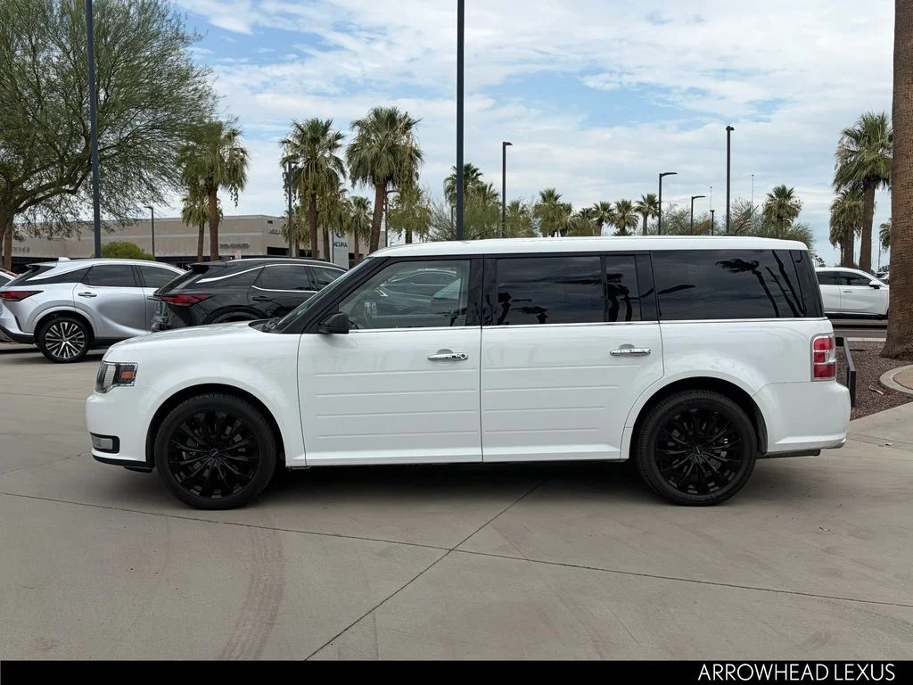 Used 2019 White Ford SEL image 3