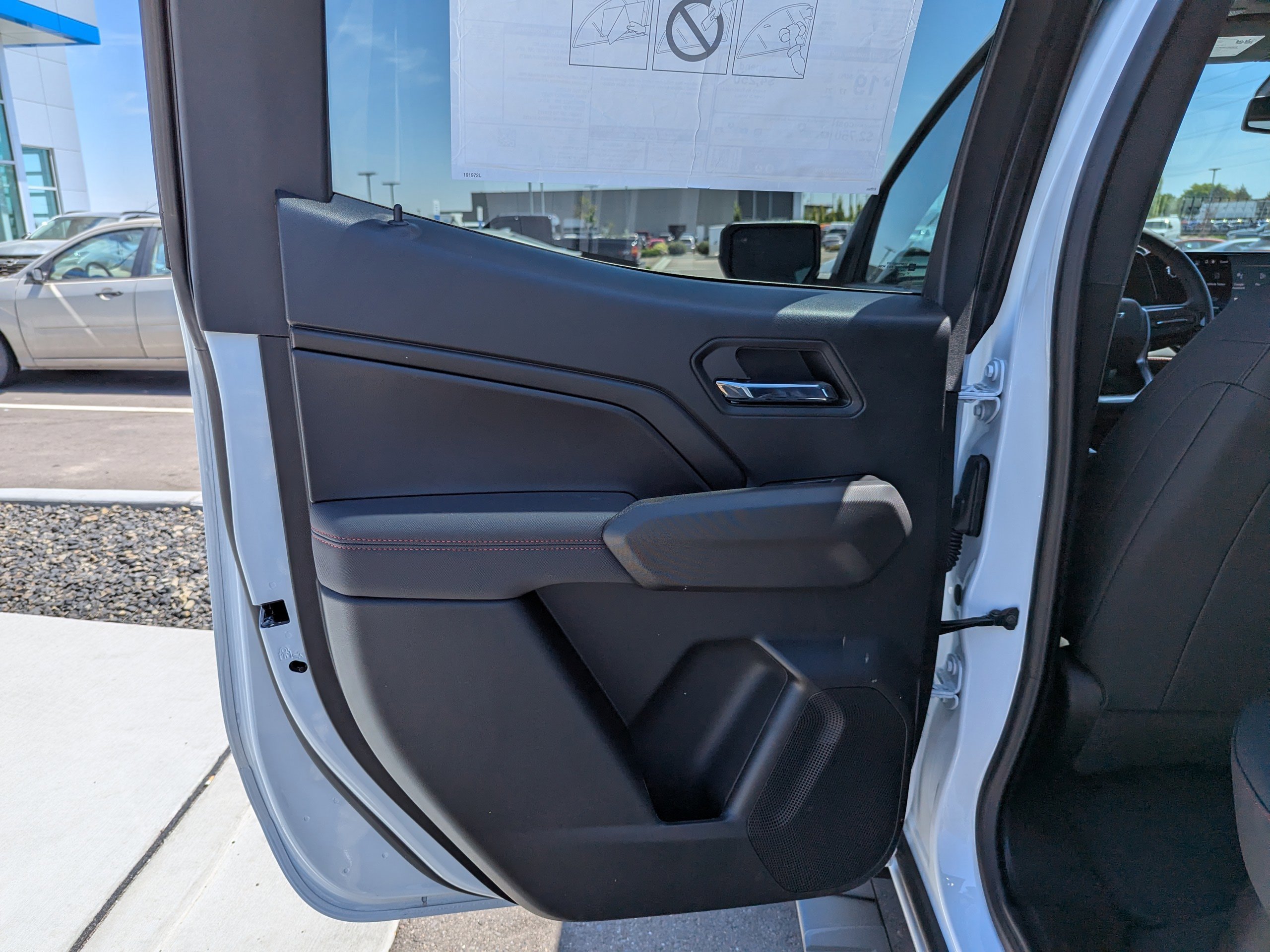 2025 Chevrolet Colorado Z71 - Photo 31