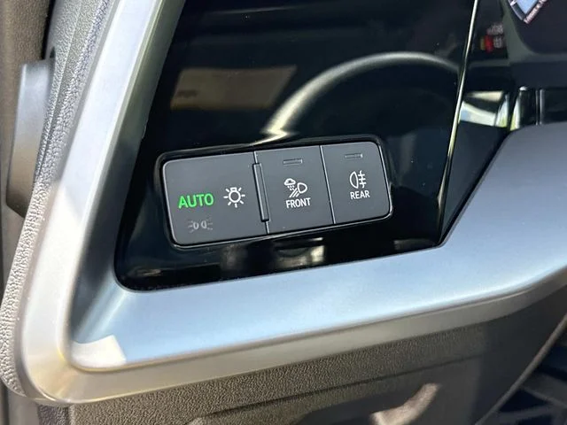 Used 2023  Audi 40 Premium image 28