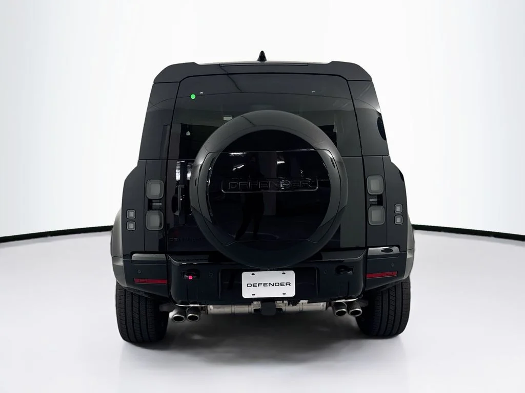 New 2026 Santorini Black Land Rover V8 image 6