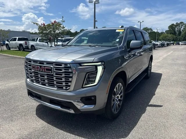 2025 GMC Yukon Denali AWD's photo