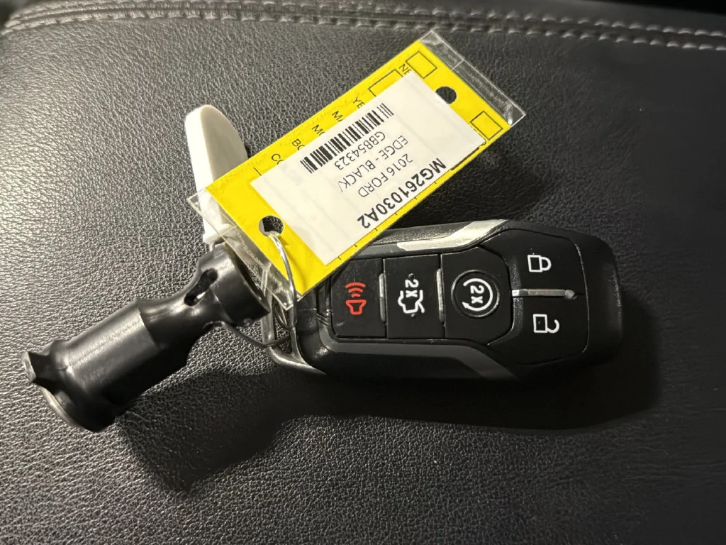 Used 2016  Ford Titanium image 23