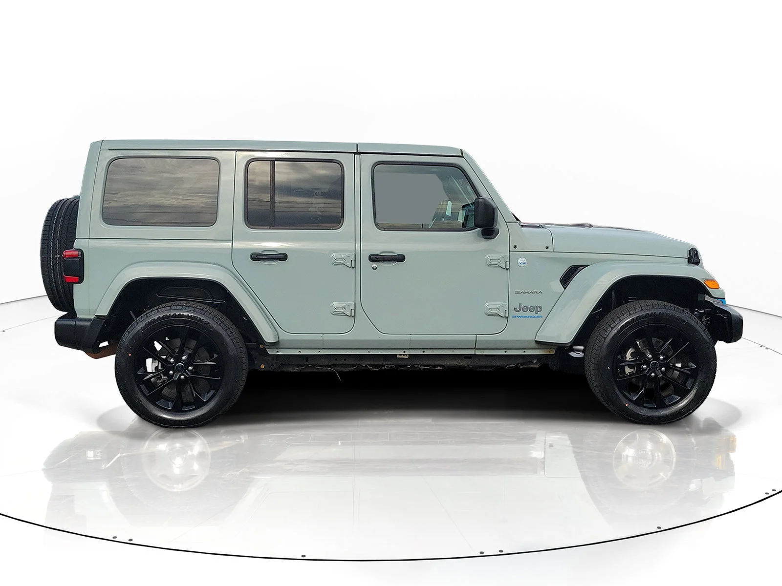 Certified Used 2024 Gray Jeep Sahara 4xe image 2