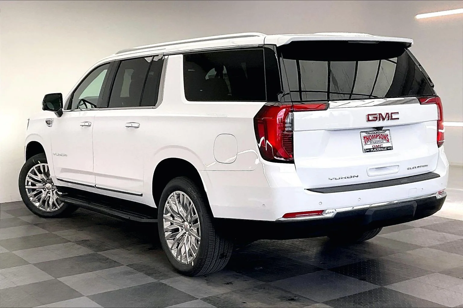 New 2026 Summit White GMC Elevation image 2