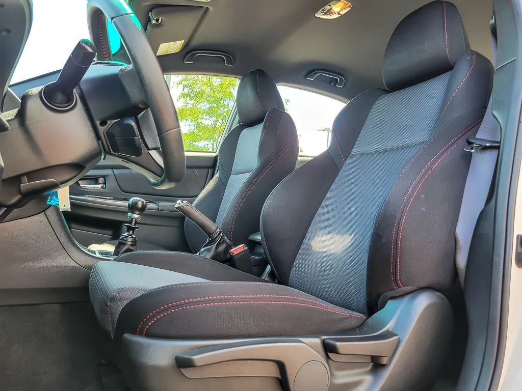 Used 2020 White Subaru Base image 7
