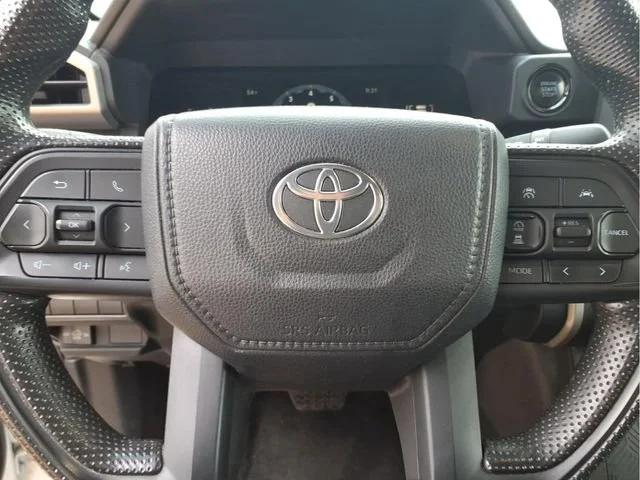 Used 2025  Toyota SR image 16