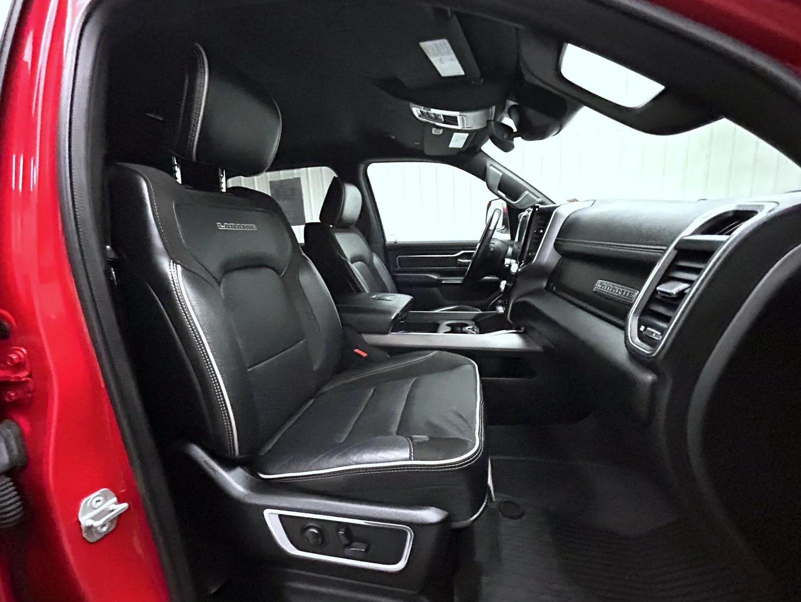 Used 2023 Red Ram Laramie image 15