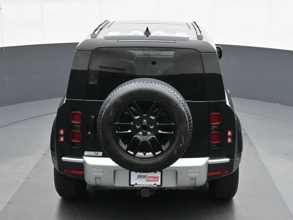 Used 2024 Black Land Rover S image 20
