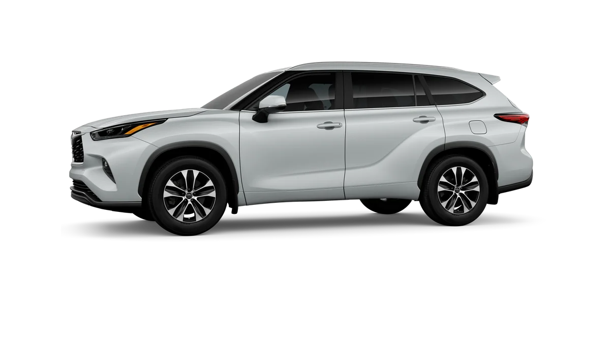 New 2026 Wind Chill Pearl Toyota XLE image 3