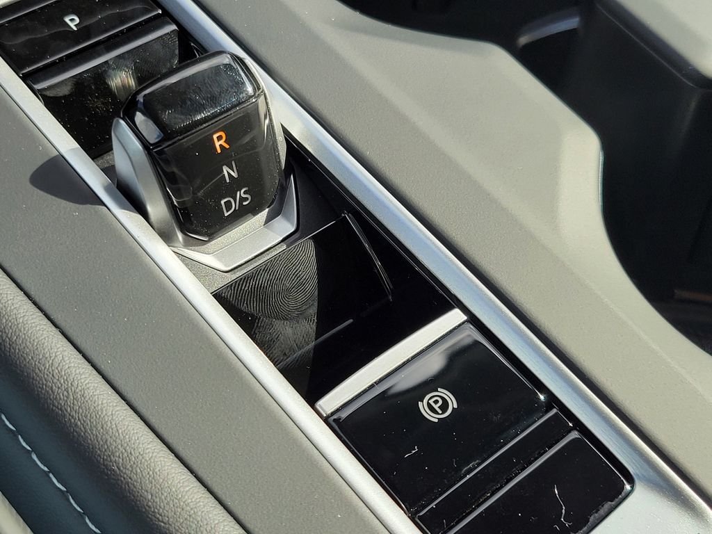 New 2026 White/off-white Volkswagen 2.0T SE image 19