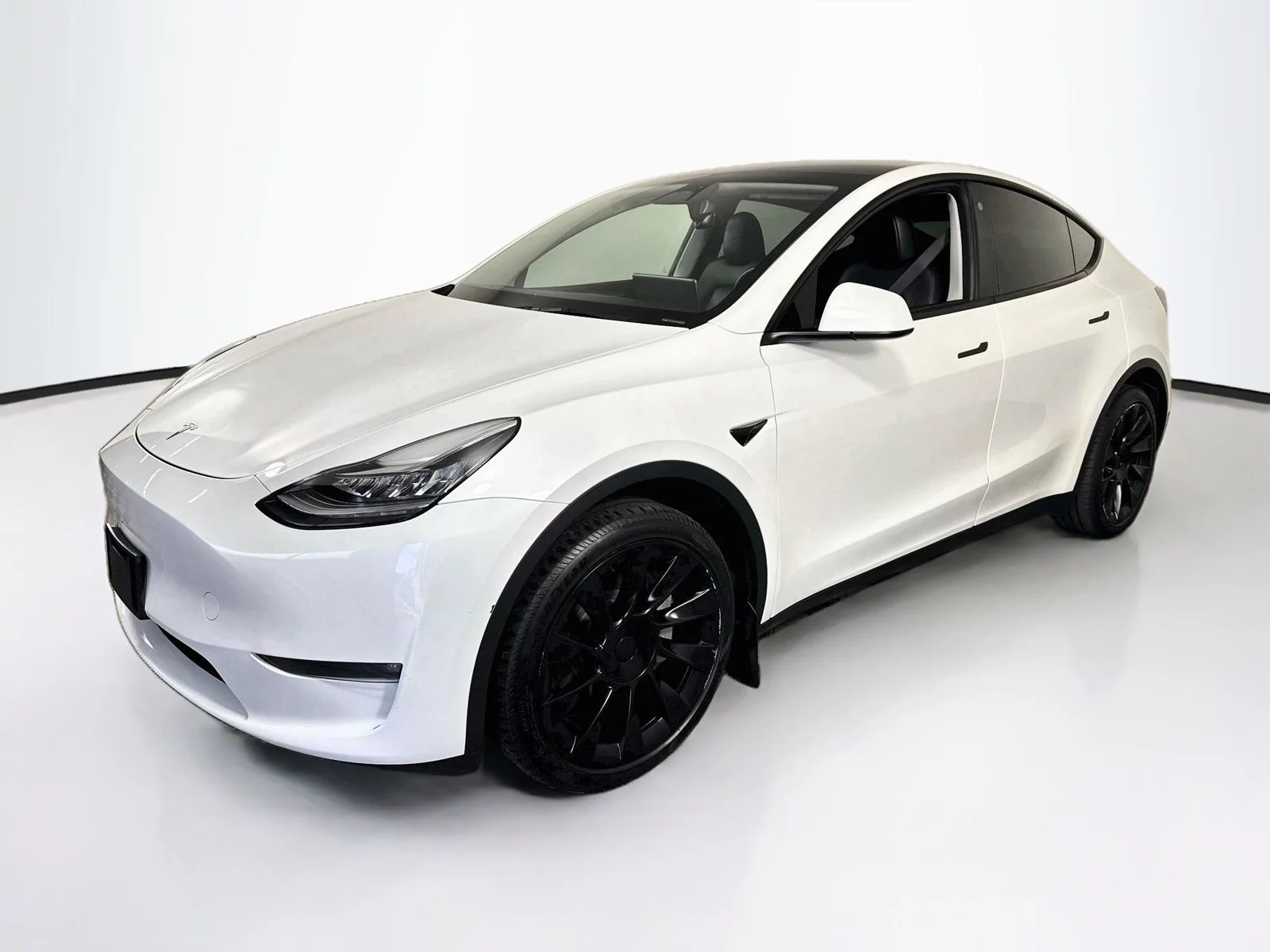 Used 2023  Tesla Long Range image 3