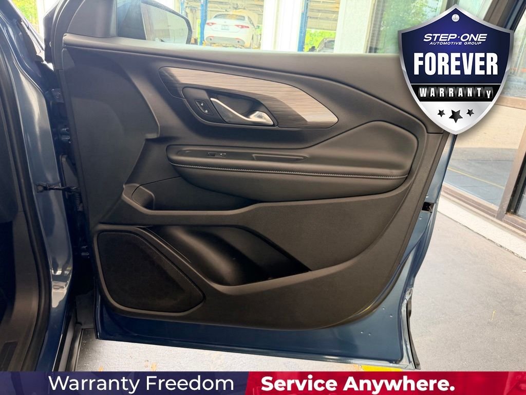 Used 2024 Blue GMC SLT image 36