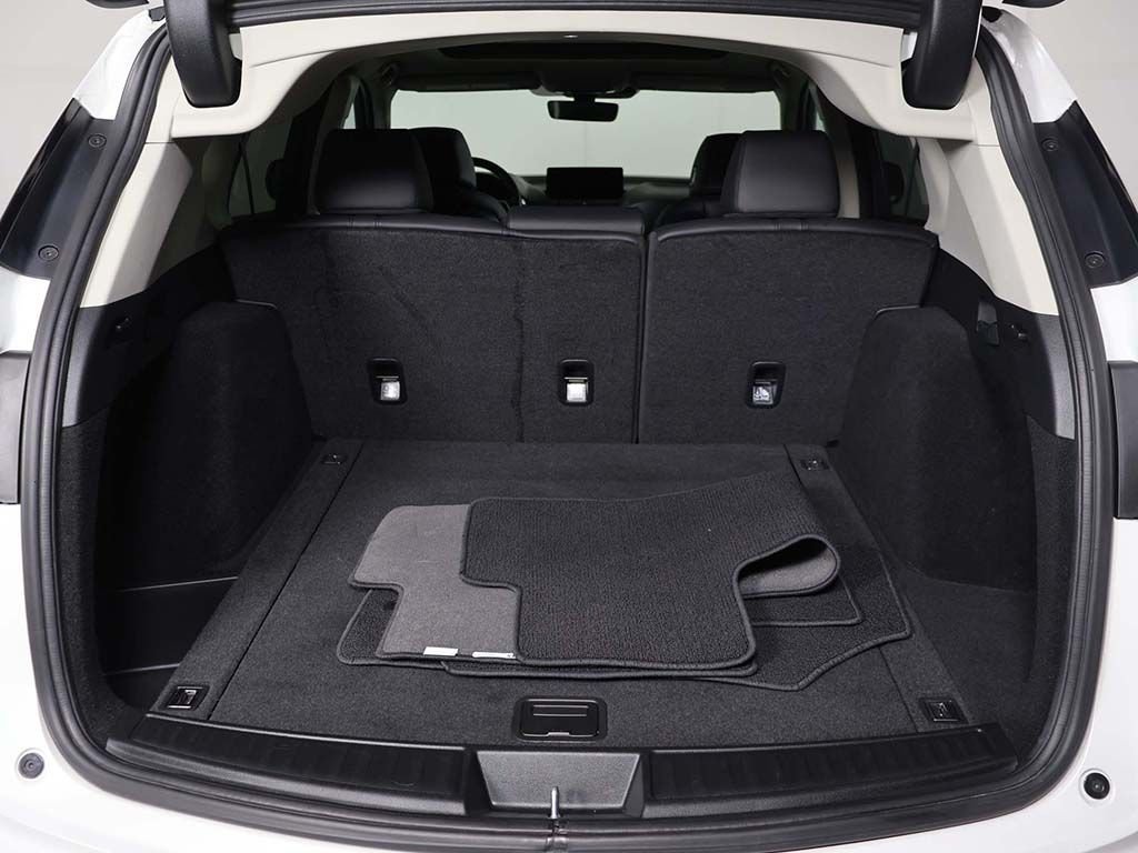 Used 2023 White Acura Base image 17